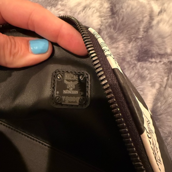 MCM checkered cosmetic pouch 150th anniversary aren bag exclusive ex cond - Picture 5 of 8